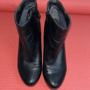 Easy spirit black booties size 7